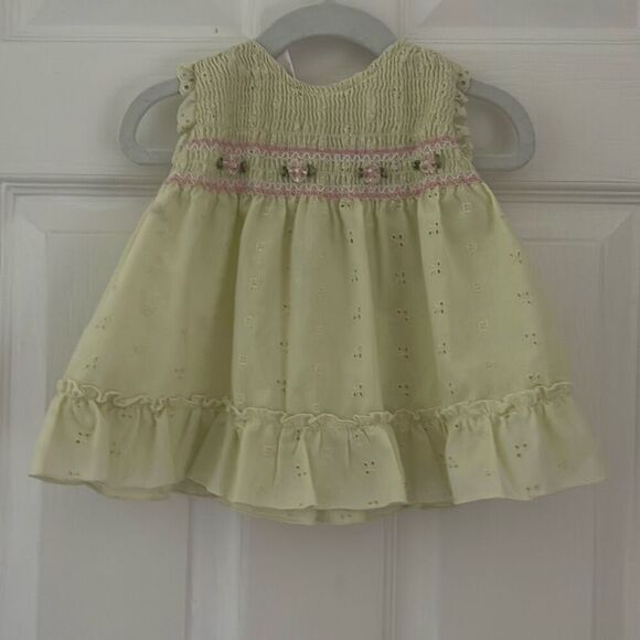 Little Bitty Sundress with Floral Embroidery vintage Size 6/9 months yellow Baby - Picture 2 of 6